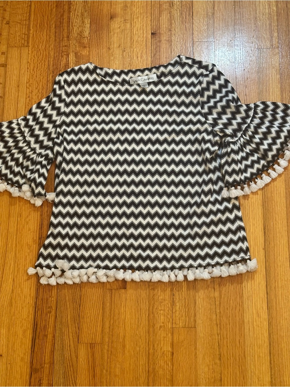 Sara Campbell  Black and white chevron 
3/4 bell sleeves  white tassel  M (#3)
